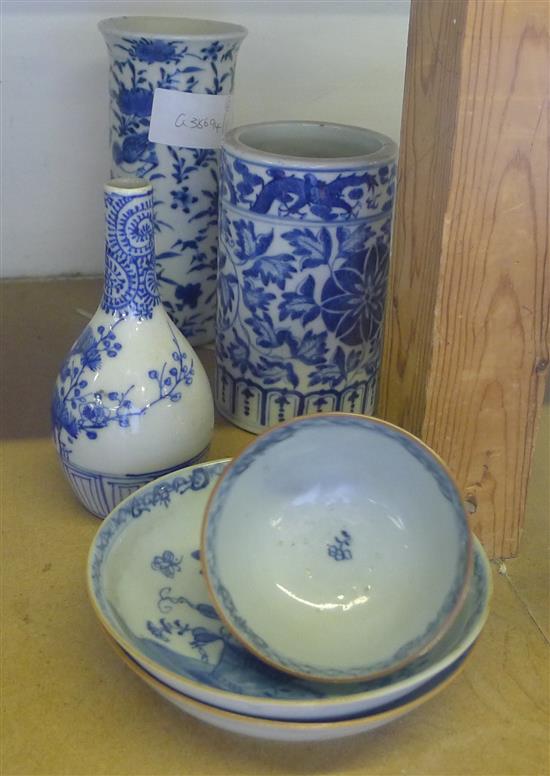 2 Chinese blue & white cylindrical vases, Qianlong tea bowl, 2 saucers & Japanese vase